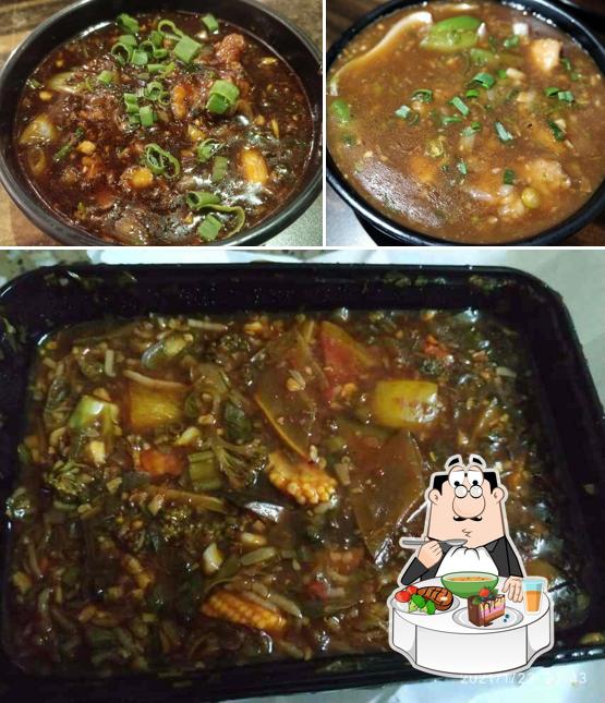 Hot and sour soup at Sizzling Spices