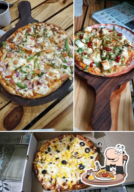 Try out pizza at Hungry Hub Ladwa
