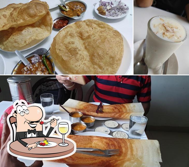 The picture of food and drink at ICH - Indian Coffee House, DAVV