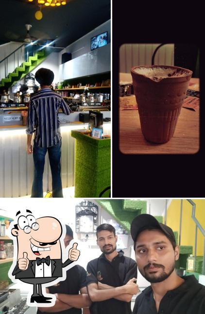 See this pic of Chai Sutta Bar Derabassi