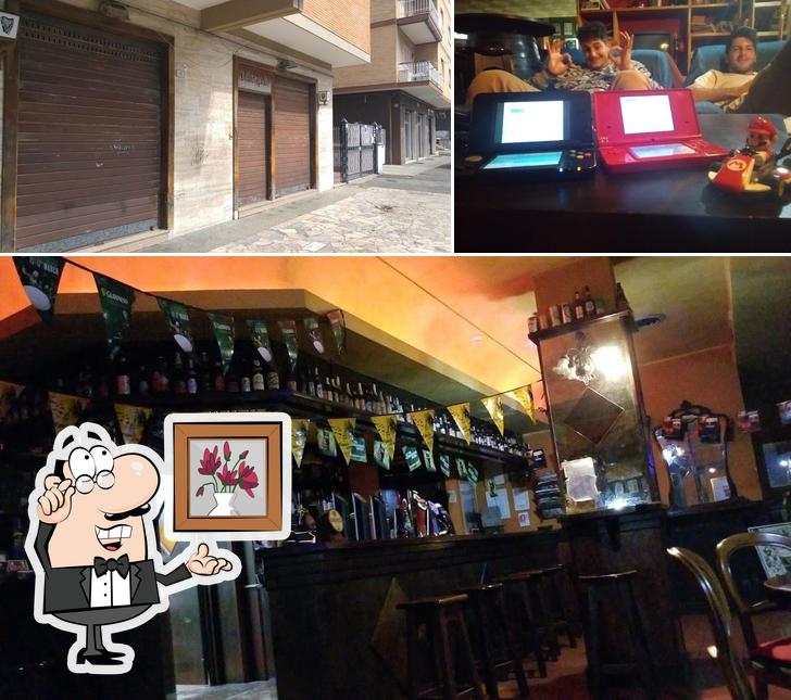 Questa è la foto che presenta la interni e esterno di Dub's