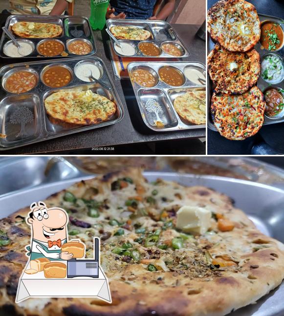 Garlic bread at Amritsari Kulcha