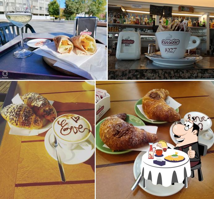 Ordina un hamburger a Bar La Piazza