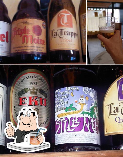 Dai un’occhiata alla immagine che raffigura la bevanda e cibo di Bar Brianteo