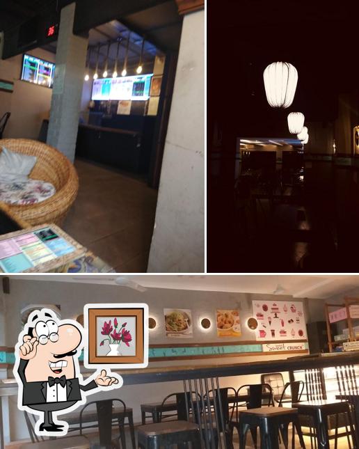 The interior of CAFE CHOKOLADE