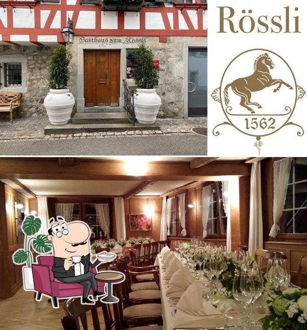 Dai un'occhiata agli interni di Rössli