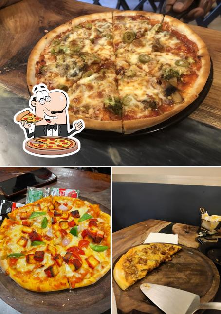 Try out pizza at Signal Cafe