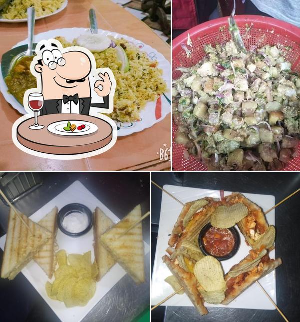Food at Delicious Fast Food & Tiffin Hub Restaurant