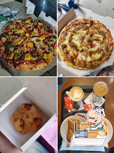 Garlic bread at Domino's Pizza Railway Station, Raipur