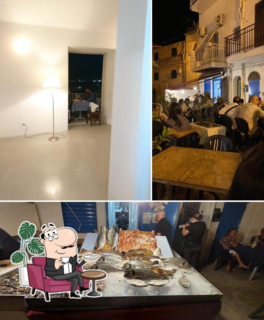 La foto della interni e cibo di Nautilus patione ristorante