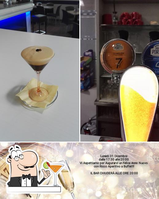 Prenditi un drink dal menu