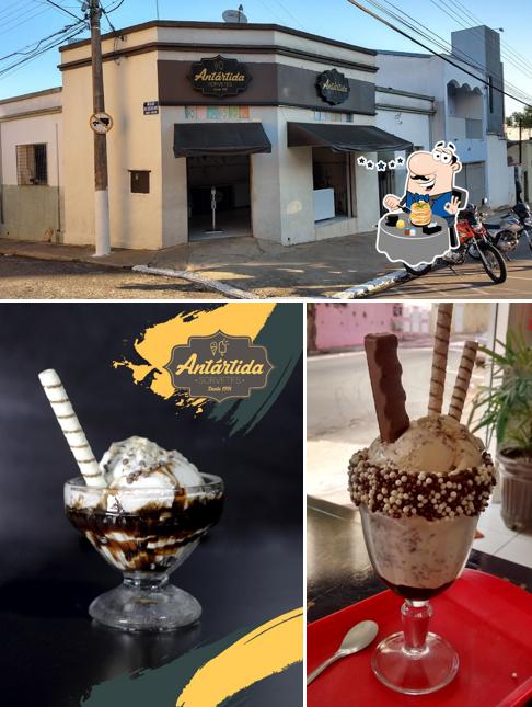 Esta é a foto mostrando comida e exterior no Antártida Sorvetes