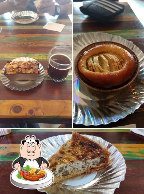 Food at Mona’s Coffee Shop porvorim