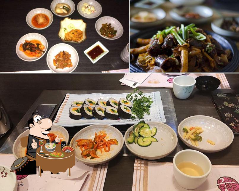 Food at Gung the palace