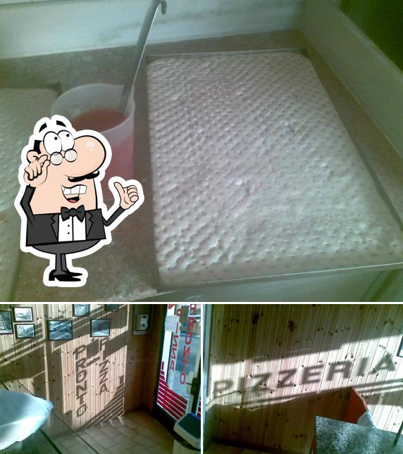 Dai un'occhiata agli interni di Pizzeria Pronto Pizza
