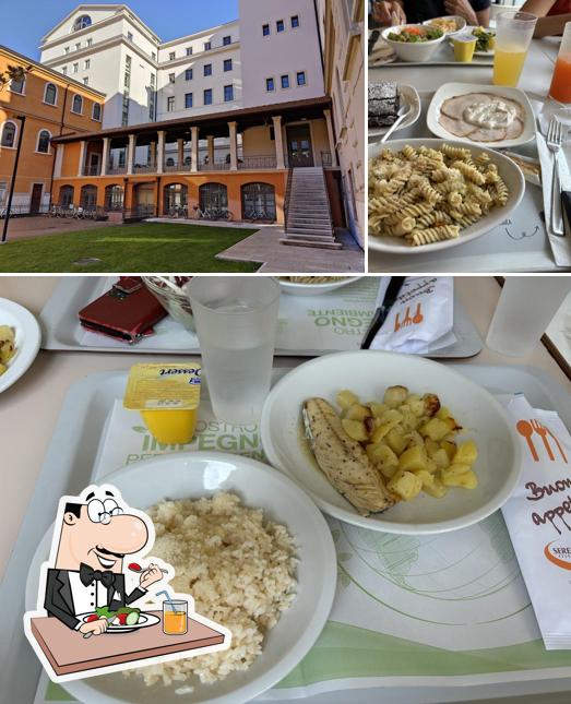 Tra le varie cose da Serenissima Ristorazione c/o Seminario Arcivescovile si possono trovare la cibo e esterno
