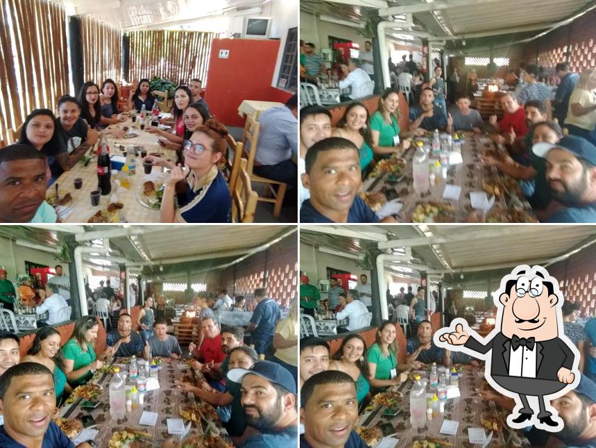Veja imagens do interior do Fazendinha Comida Caseira