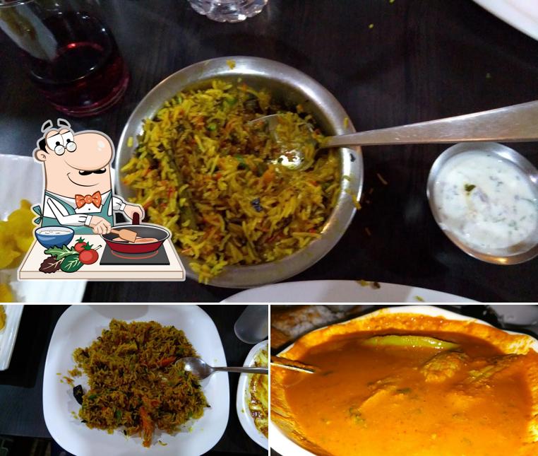 Chicken curry at Mollu's Classic Multicuisine Restaurant