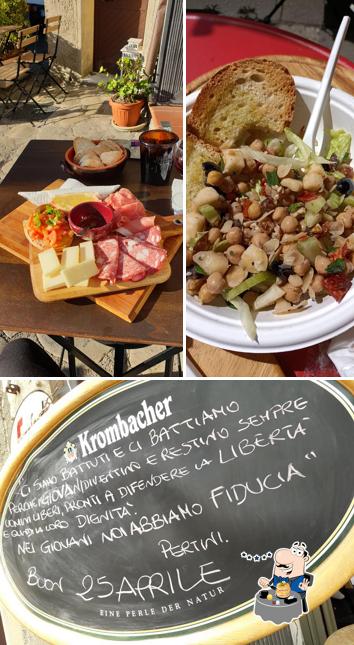 Il Ritrovo di Bes si caratterizza per la cibo e lavagna