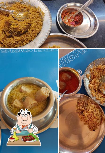 Try out meat dishes at Wazwan