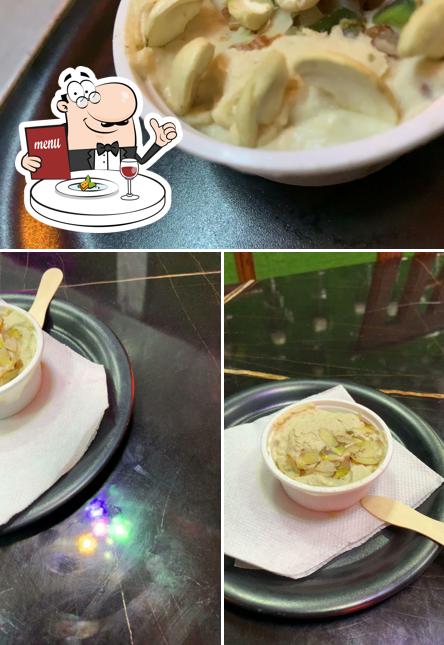 Meals at Pandit ji ka Rabri Baraf
