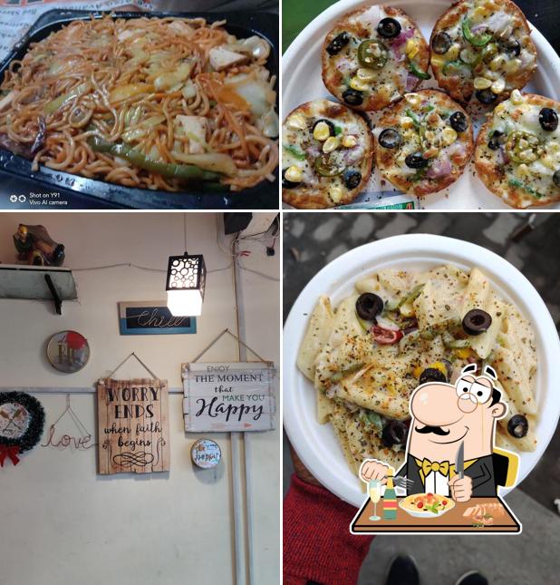 Pad thai at Cafe Hawalat