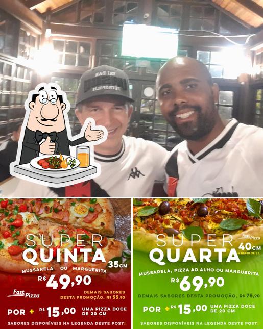 A comida e exterior do restaurante