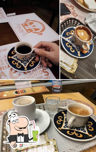 Desfrute de uma bebida no Sintra Café