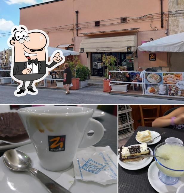 Siediti a un tavolo di Pasticceria 2000