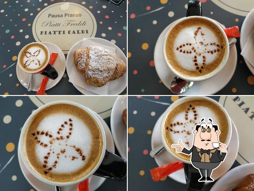 Goditi un drink a Bar Zanzibar Pausa Pranzo