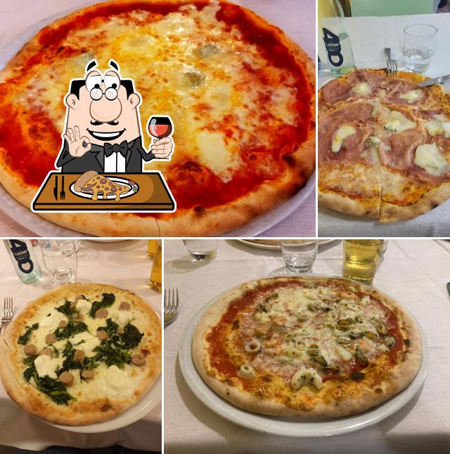 Scegli una pizza a Officina del Tram