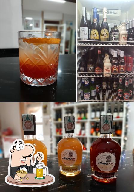 Puoi prenderti un rinfrescante bicchiere di birra chiara o scura