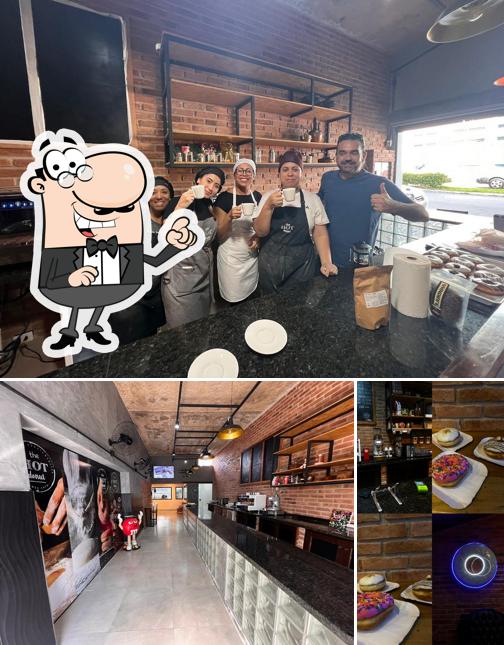 O interior do THE HOT DONUT APARECIDA