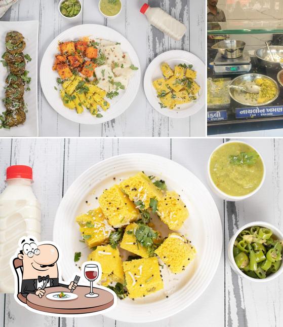 Meals at Balubhai's Khaman