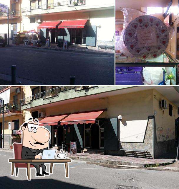 Gli interni di Bar America