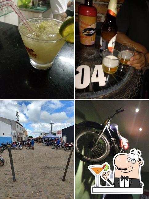A imagem da bebida e exterior no Cuité Bar
