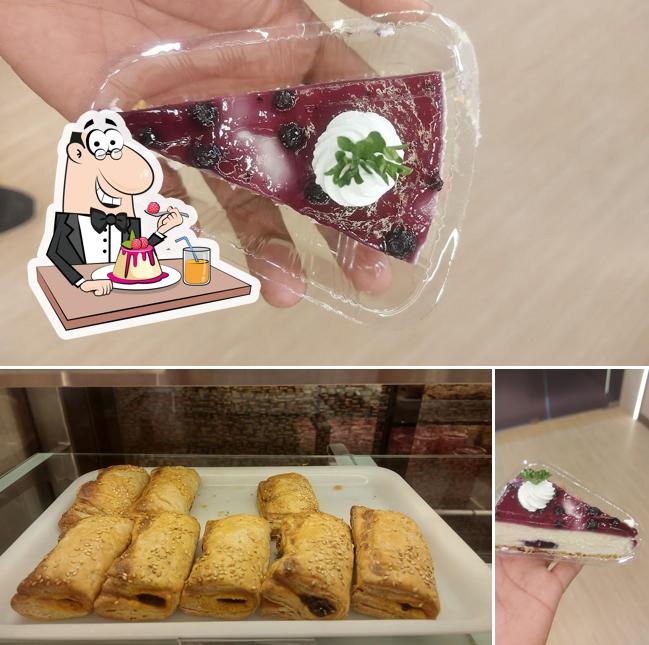 Jeden - The Cake Expert Gokuldham Goregaon serves a selection of sweet dishes