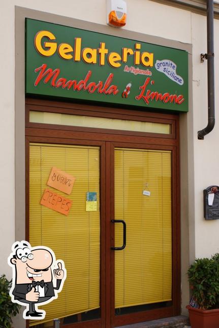 Guarda questa foto di Gelateria Mandorla e Limone