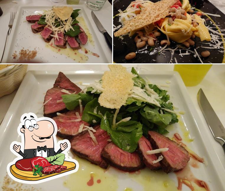 Prenditi i un pasto a base di carne a Osteria dei Cavalieri