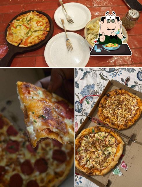 Macaroni and cheese at Harvi's Pizza