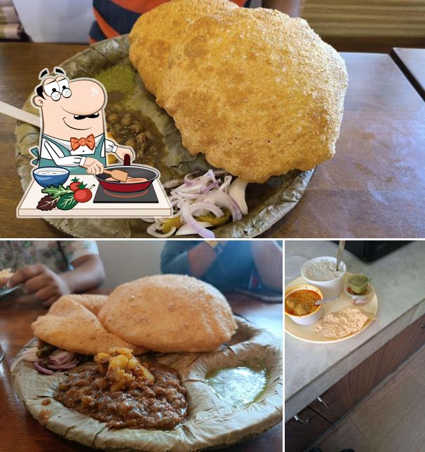 Chicken curry at Mr.Bhatura