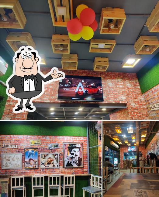 Check out how PIZZAA TIME looks inside