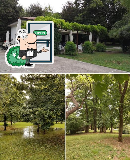 Goditi la vista dall'area esterna di Caffè al Parco