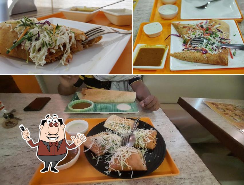 Food at Dosa Plaza