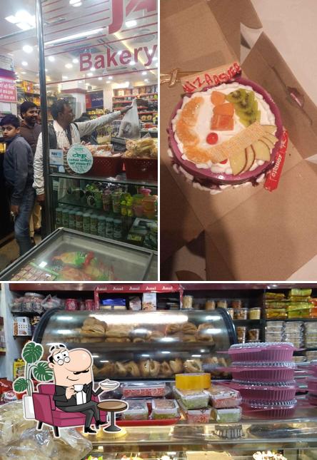 Check out how Janta Bakers looks inside