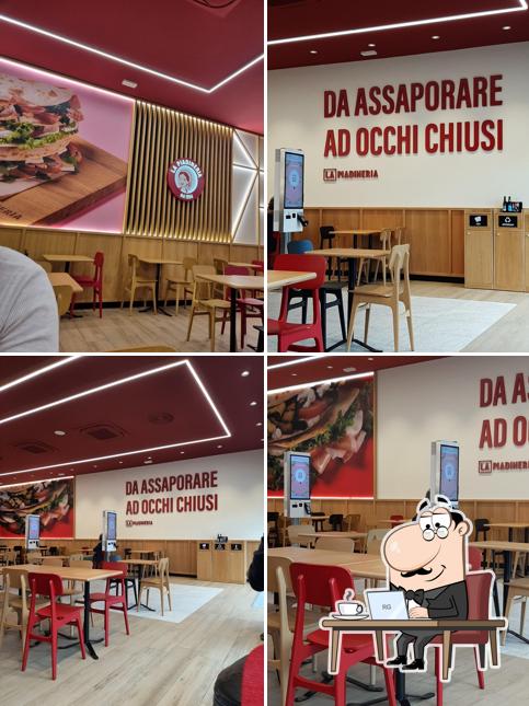 Gli interni di La Piadineria