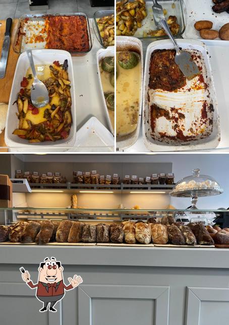 La cibo e interni del ristorante