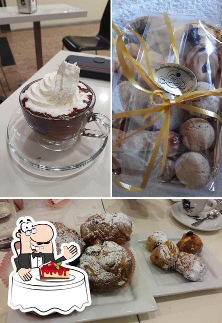 Pasticceria Bar Loris propone un'ampia gamma di dolci