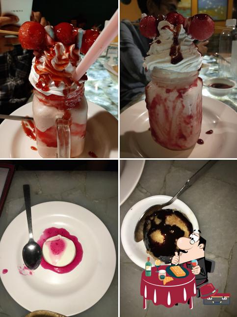 Palomitas Popcorn Stores provides a selection of desserts