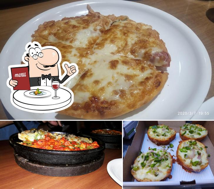 Food at Joey’s Pizza